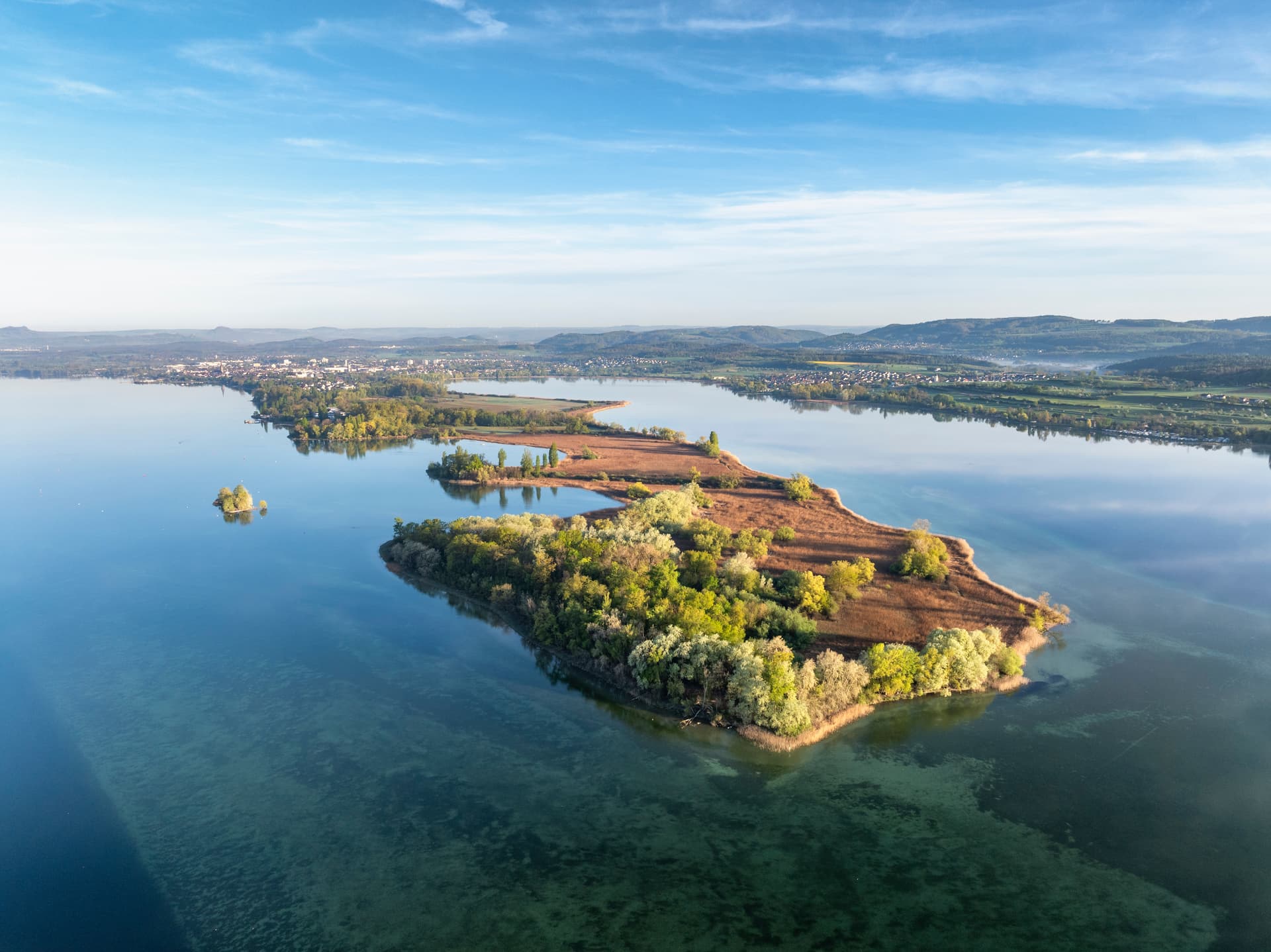 Luftbild-Halbinsel-Mettnau-Radolfzell-Bodensee