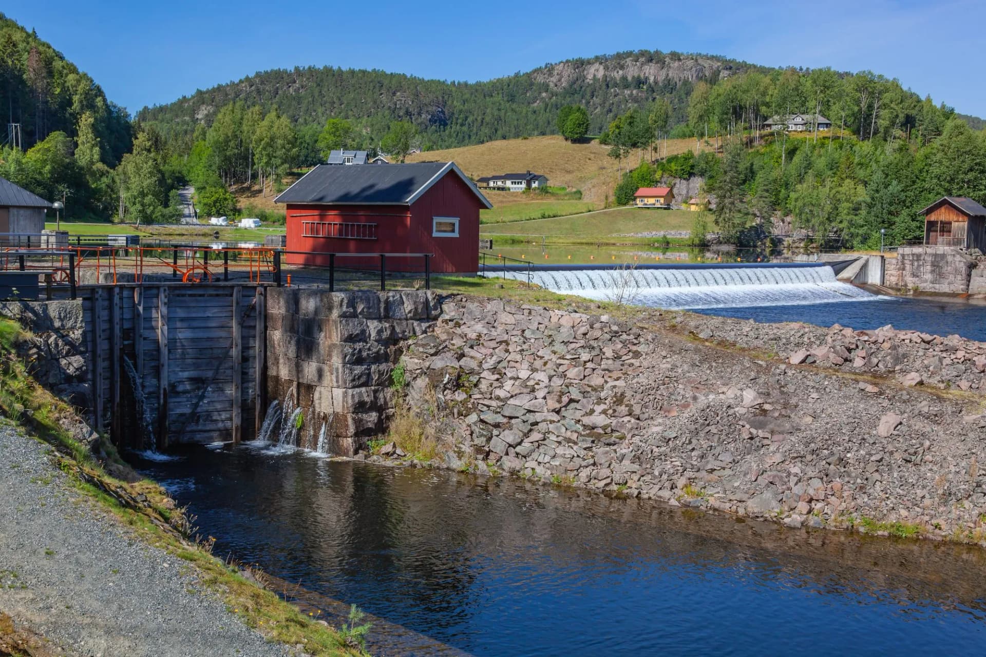 house on dam telemark