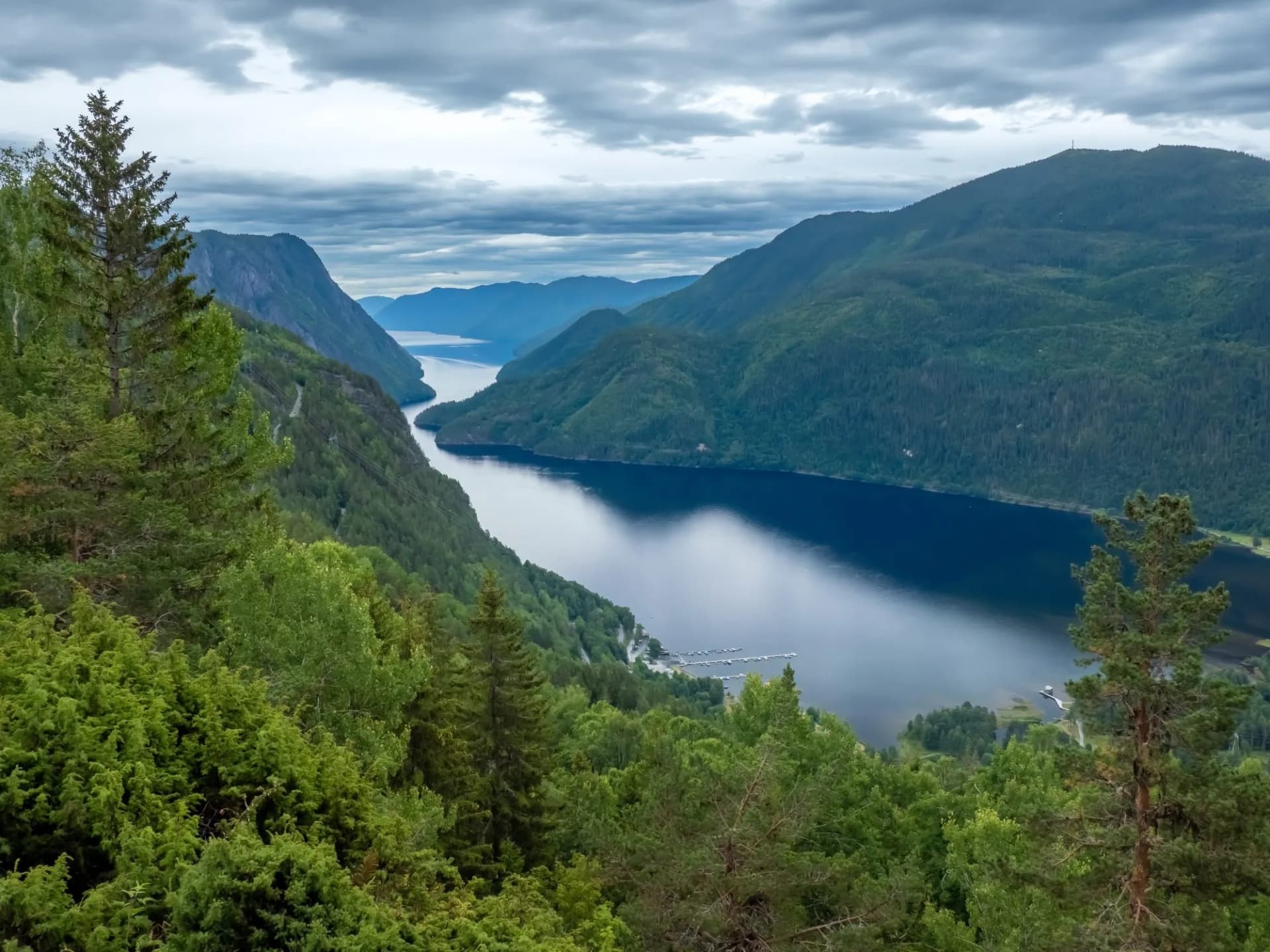 view of canal from hiking trail dalen