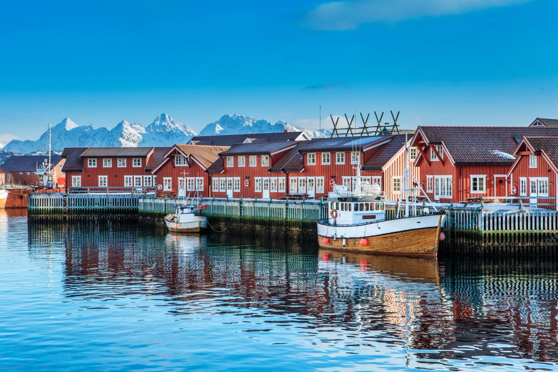 Svolvær red houses
