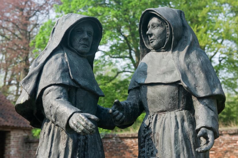 Statue of Beguines in Diest, Belgium