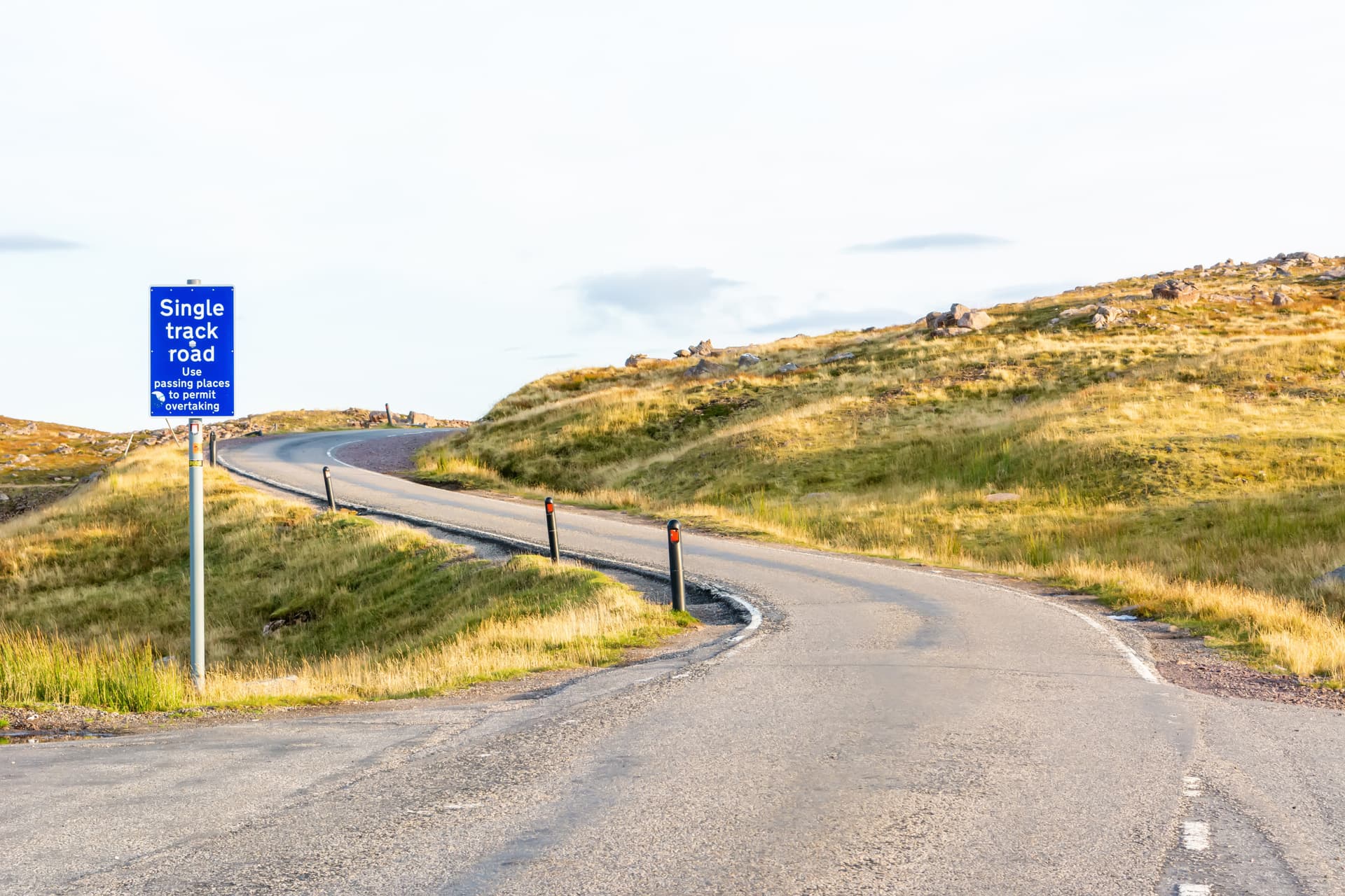 bealach-na-ba-single-track-sign