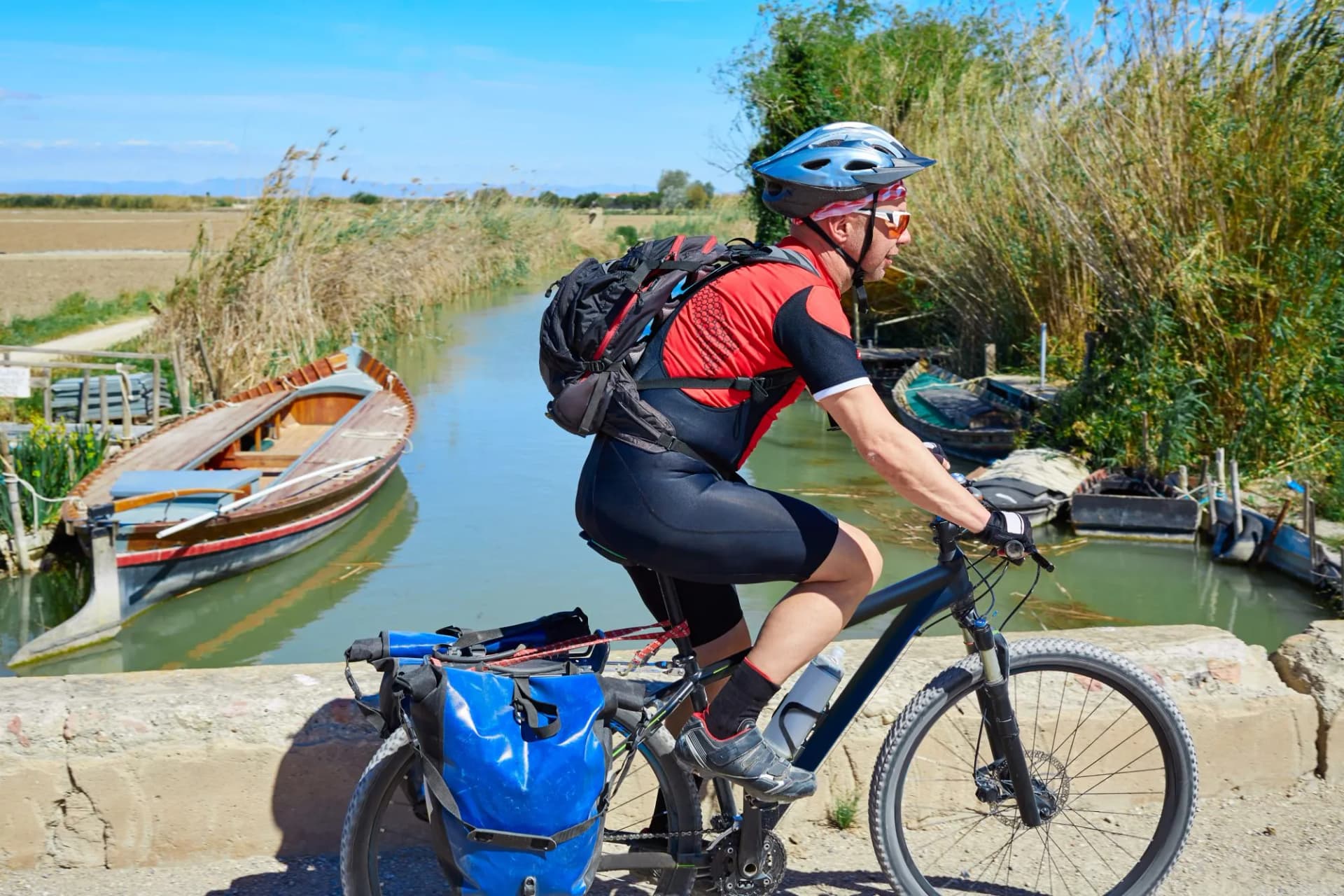 albufera cycling man